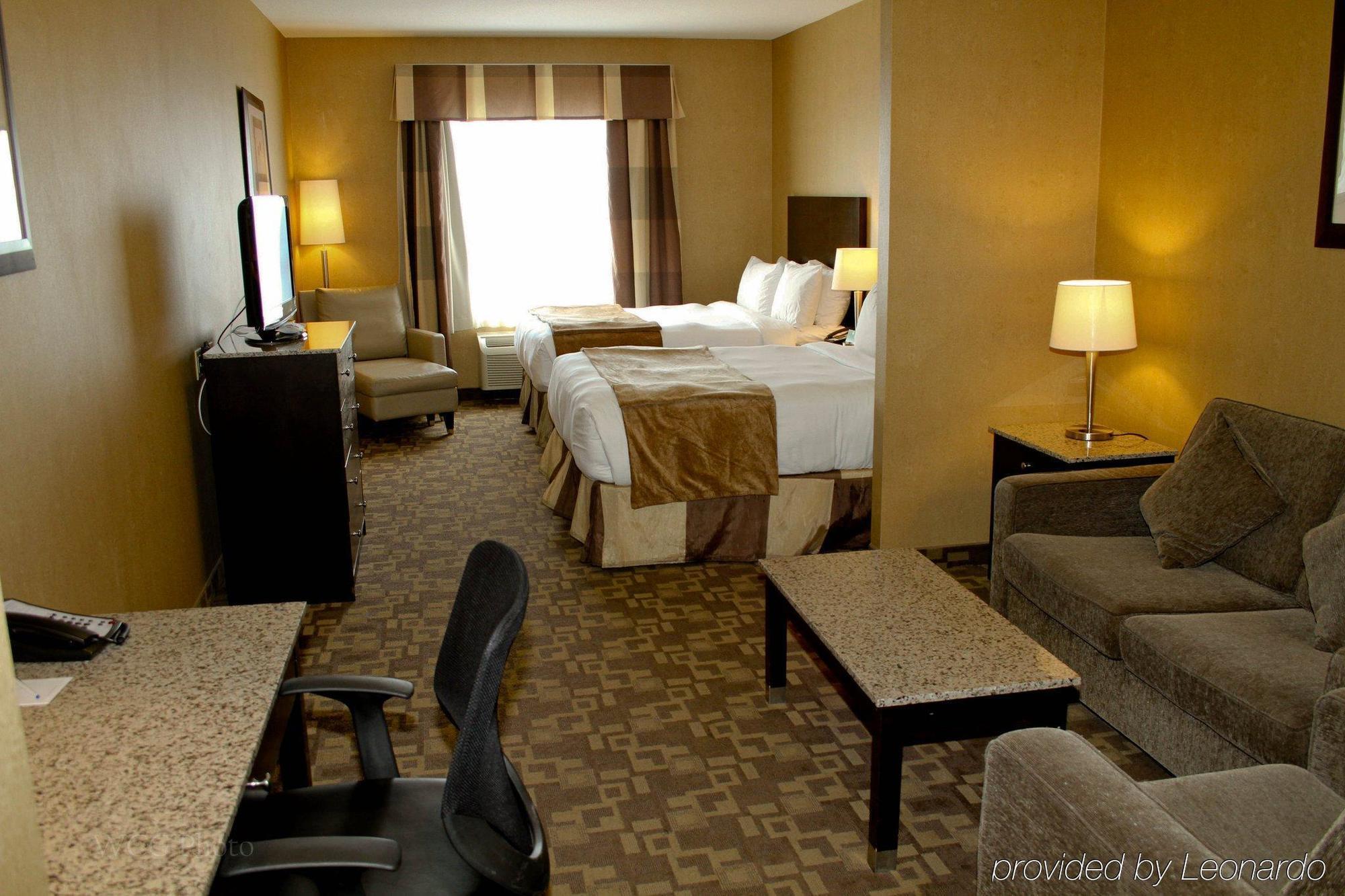 Best Western Plus South Edmonton Inn & Suites Room photo